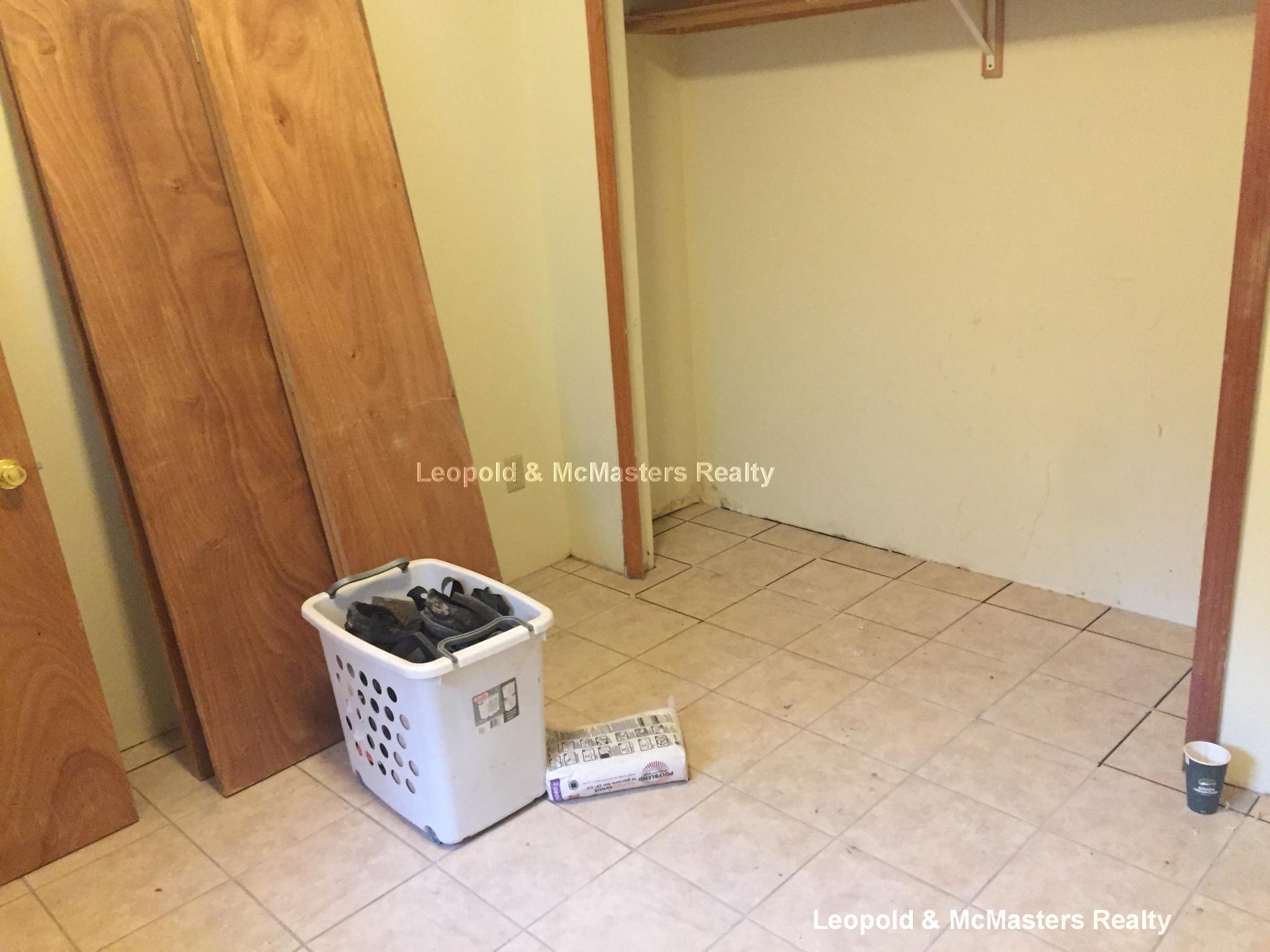 11 Willow St, Fitchburg