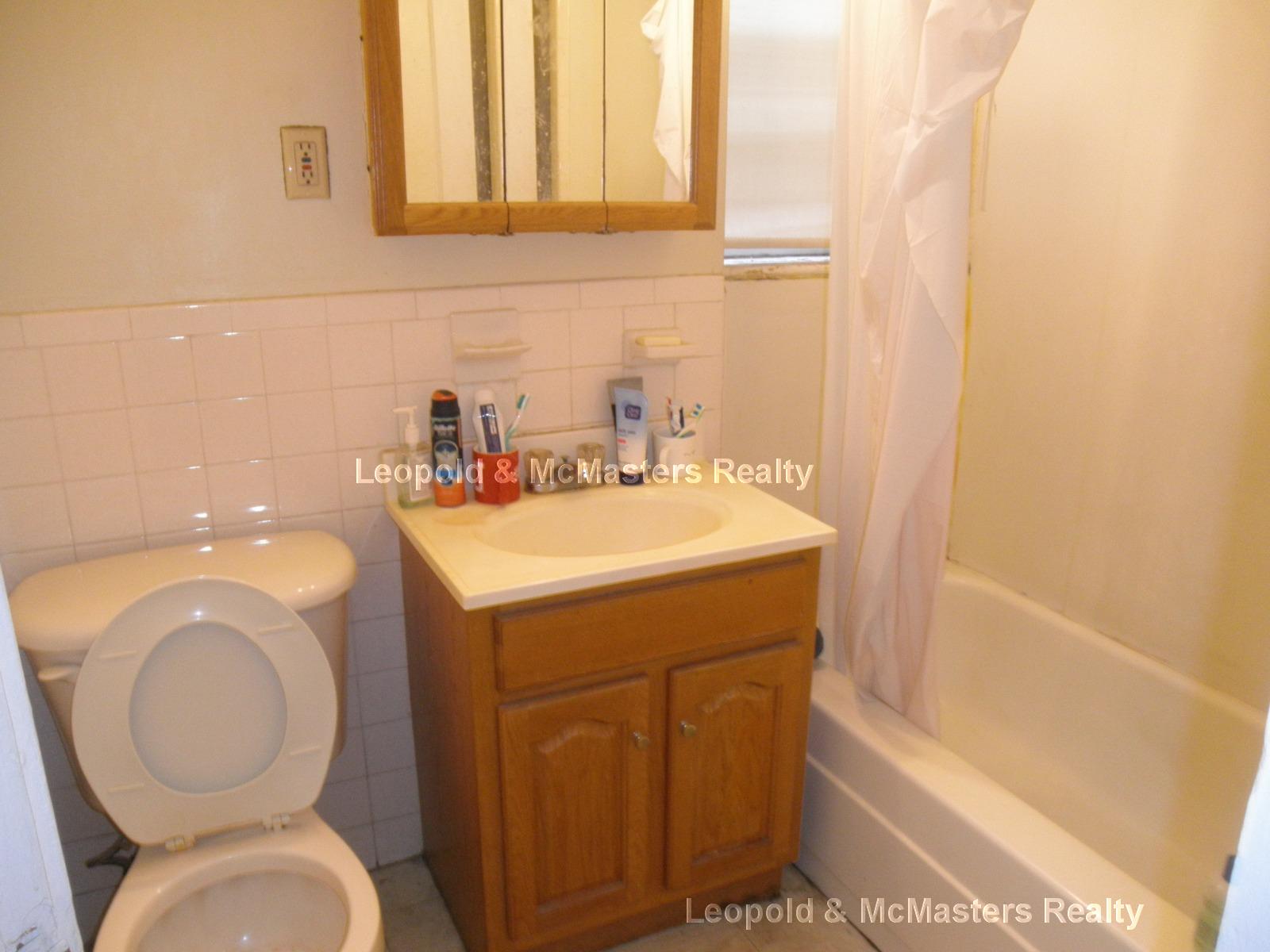 35 Gardner St, Allston