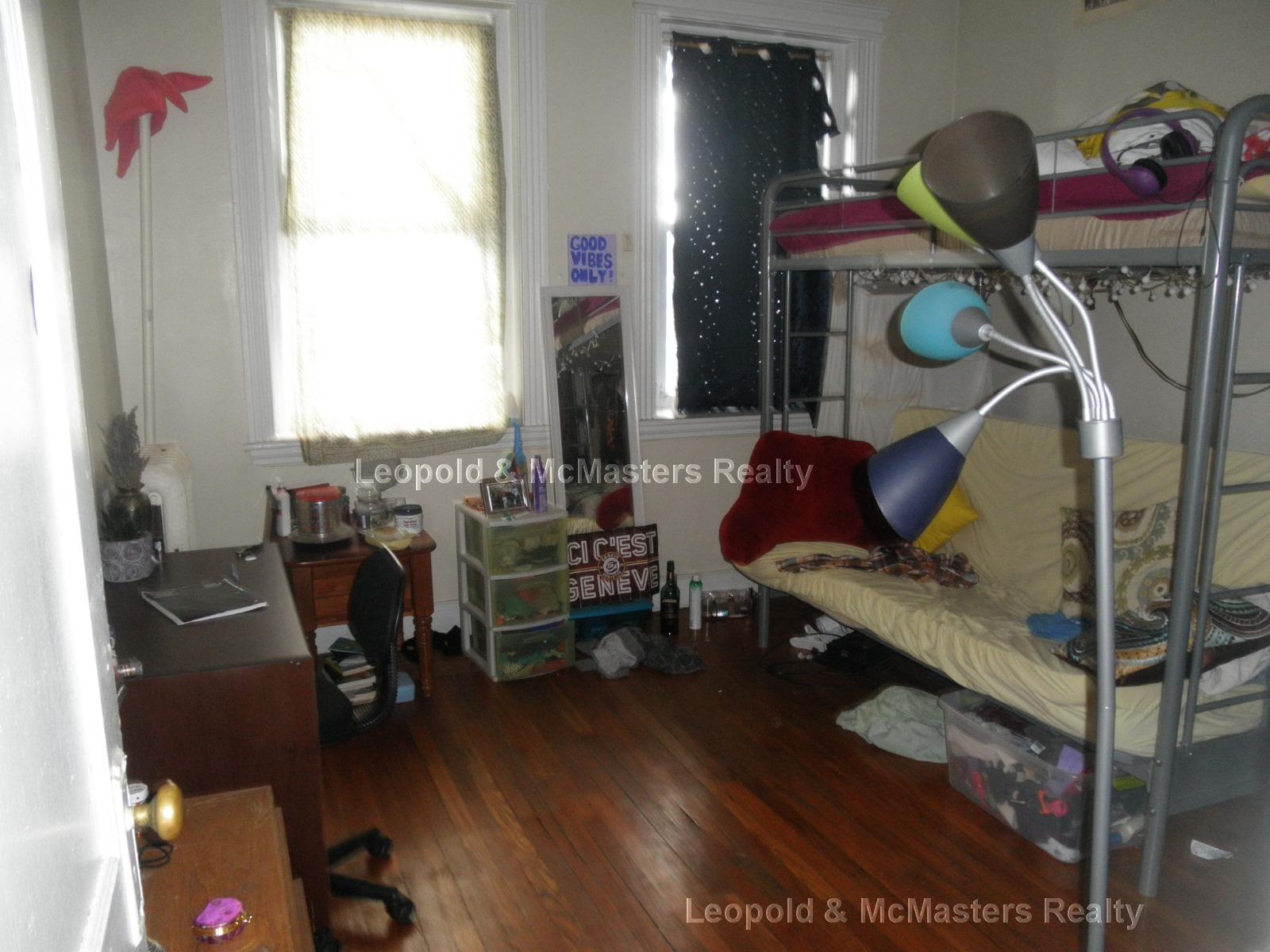 35 Gardner St, Allston