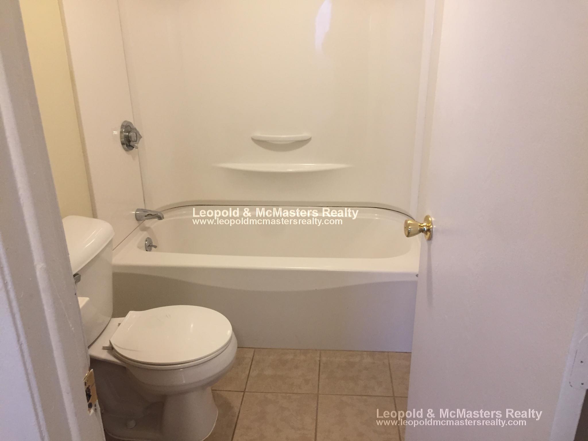 39 Dinan Dr, Gardner