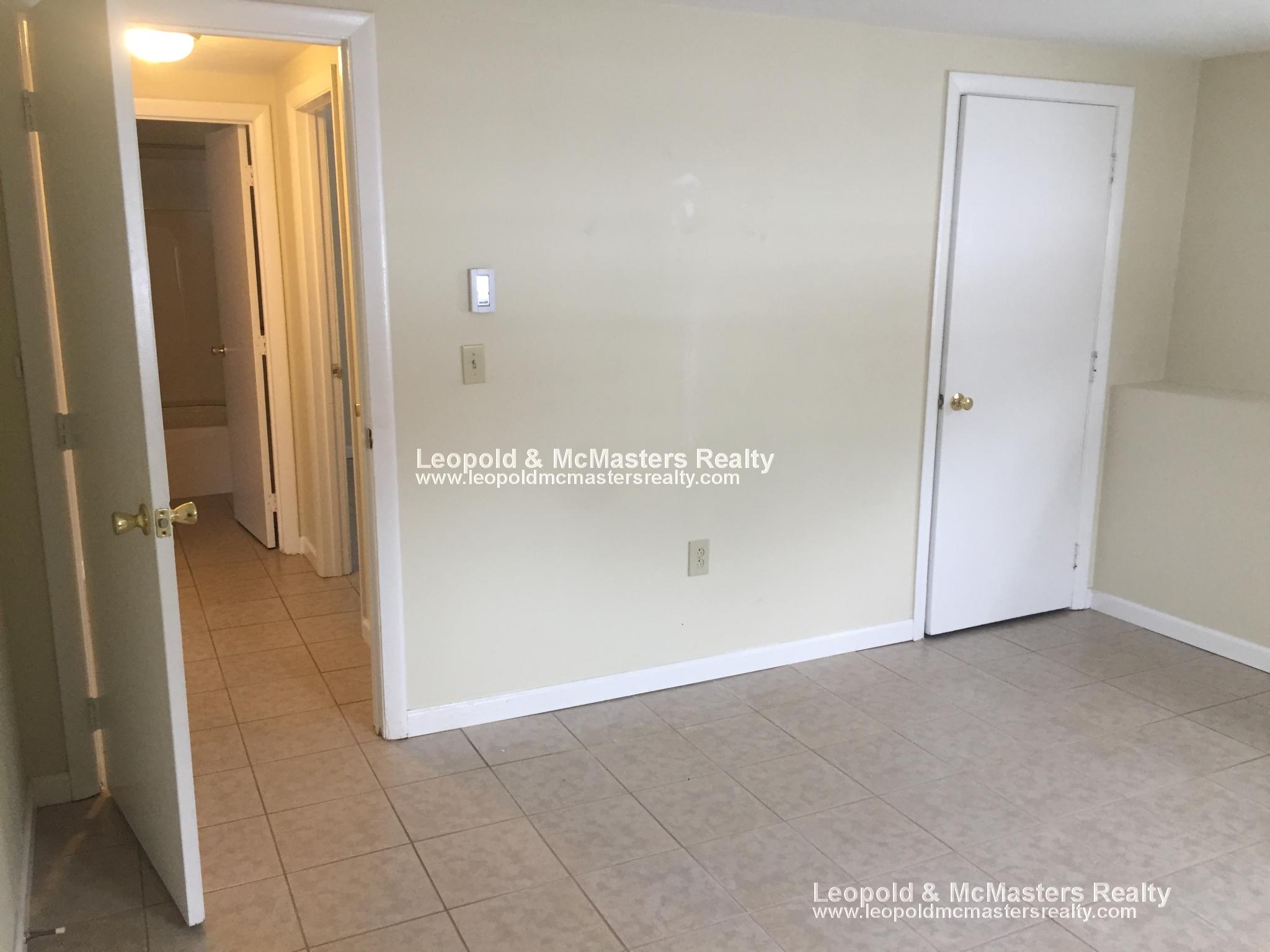 39 Dinan Dr, Gardner