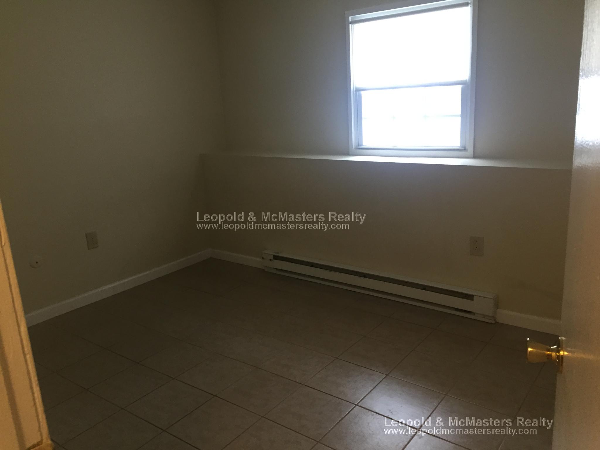 39 Dinan Dr, Gardner