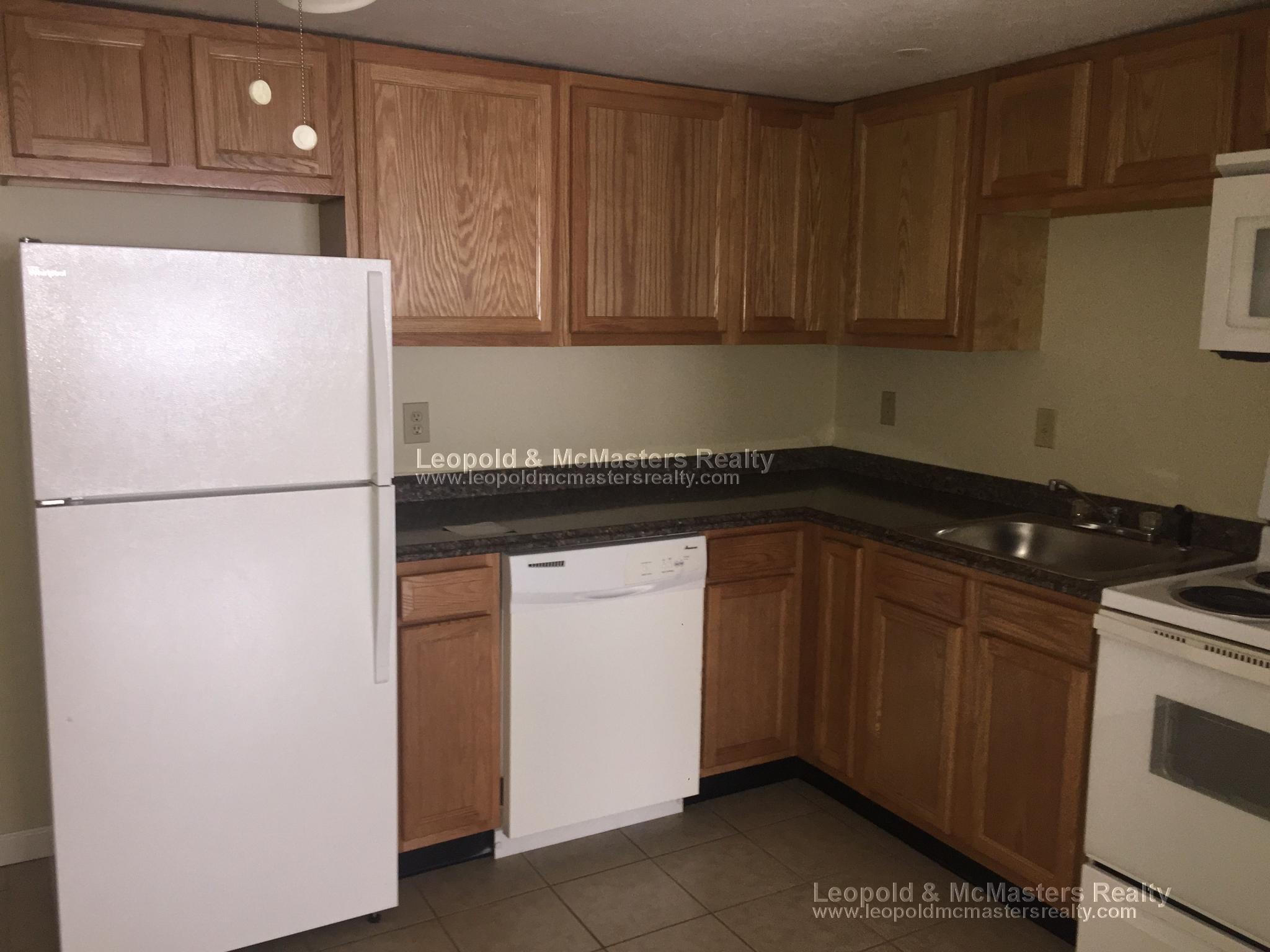 39 Dinan Dr, Gardner