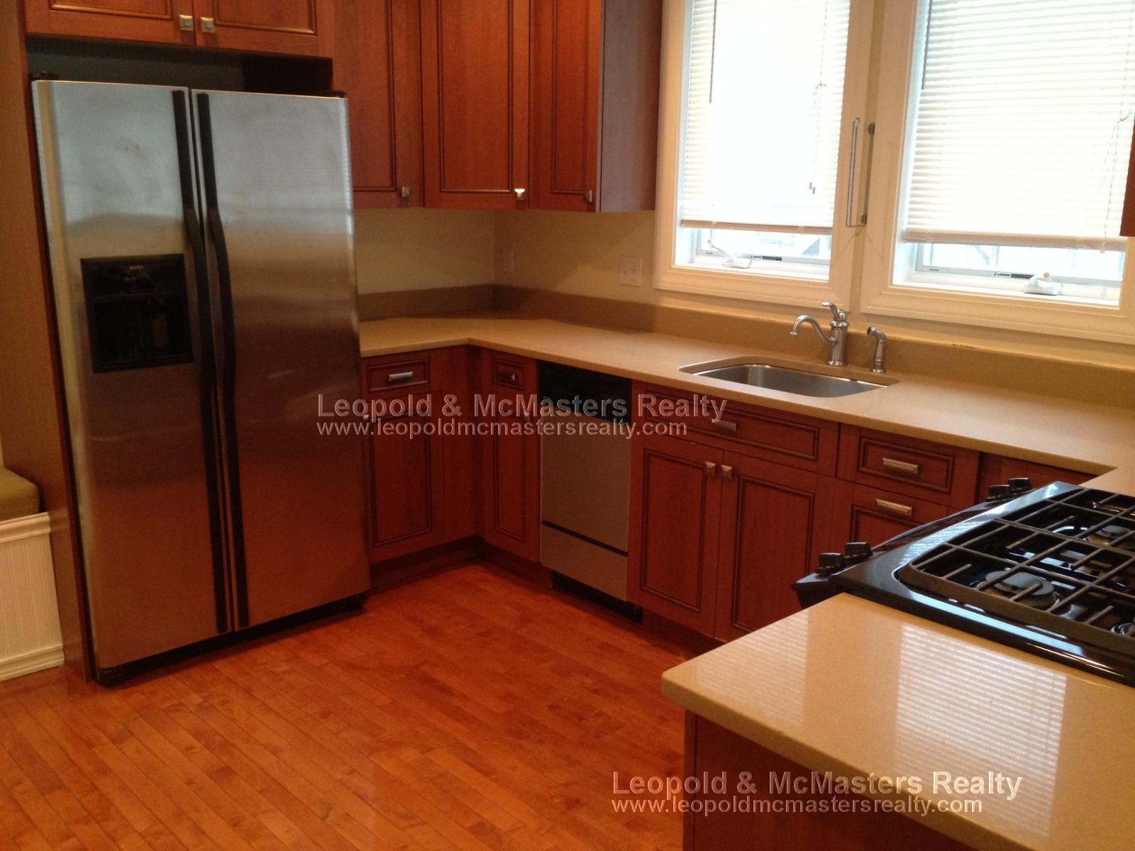 62 Maple St, Hyde Park