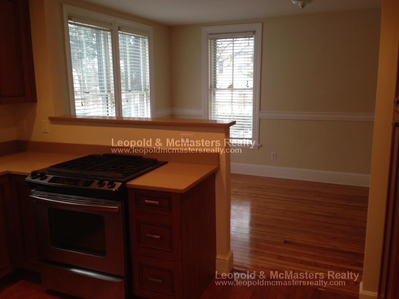 62 Maple St, Hyde Park