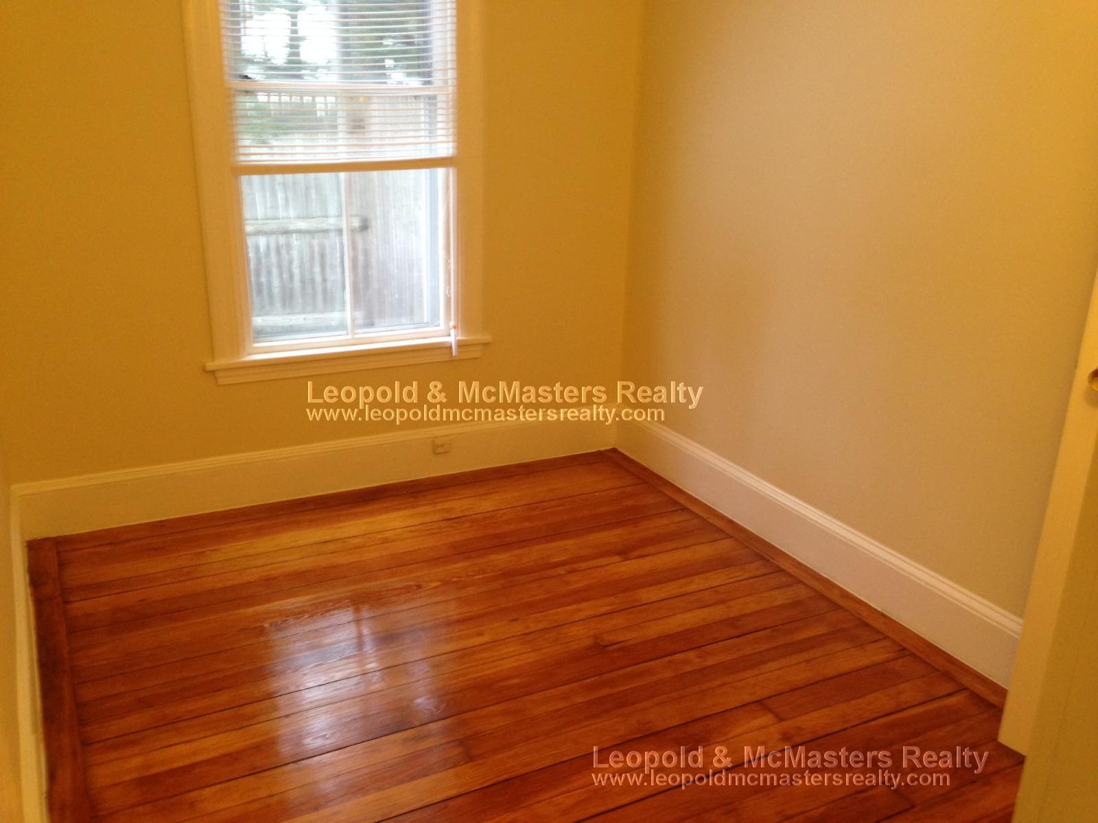 62 Maple St, Hyde Park