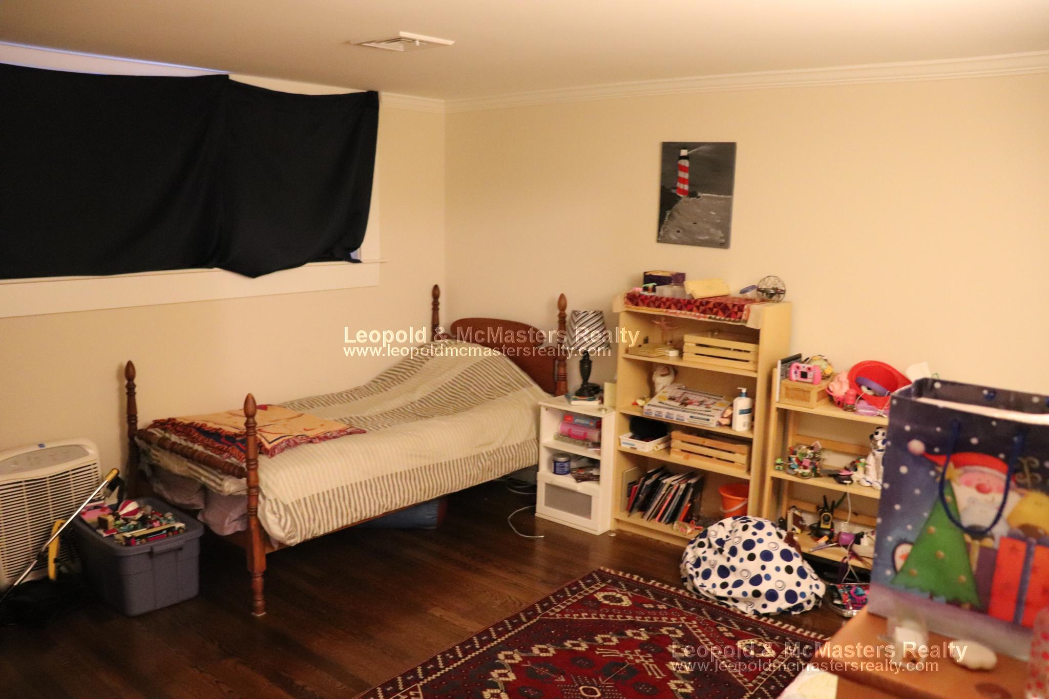 16 Short St, Corey Hill