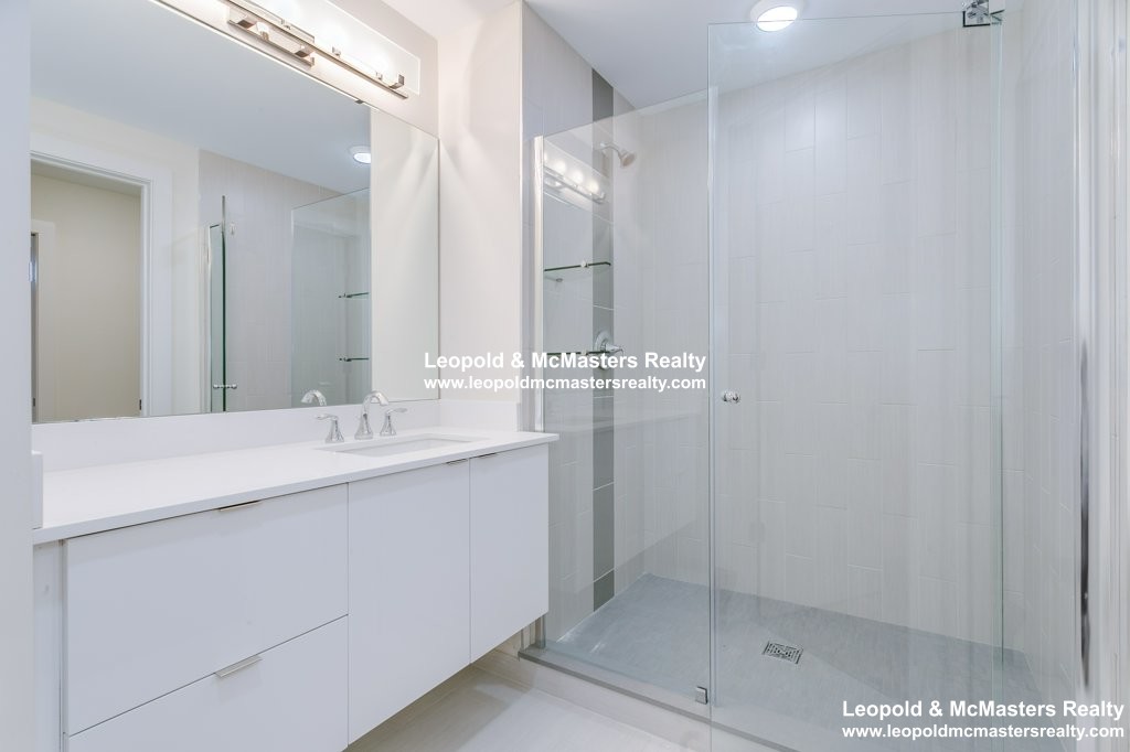 121 Portland St, West End