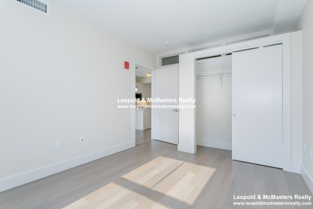 121 Portland St, West End