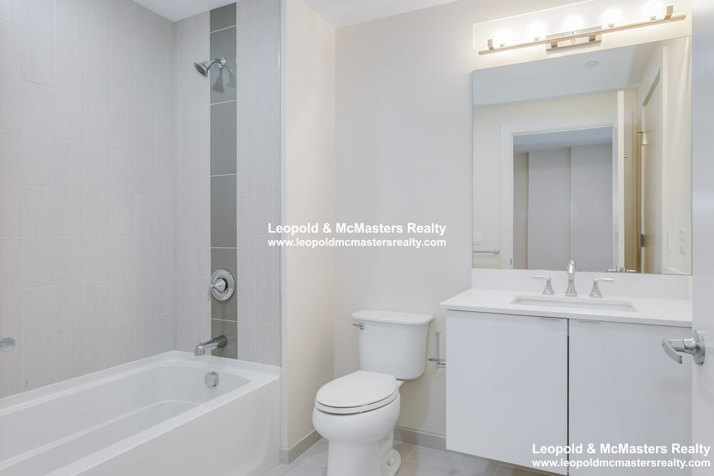 121 Portland St, West End