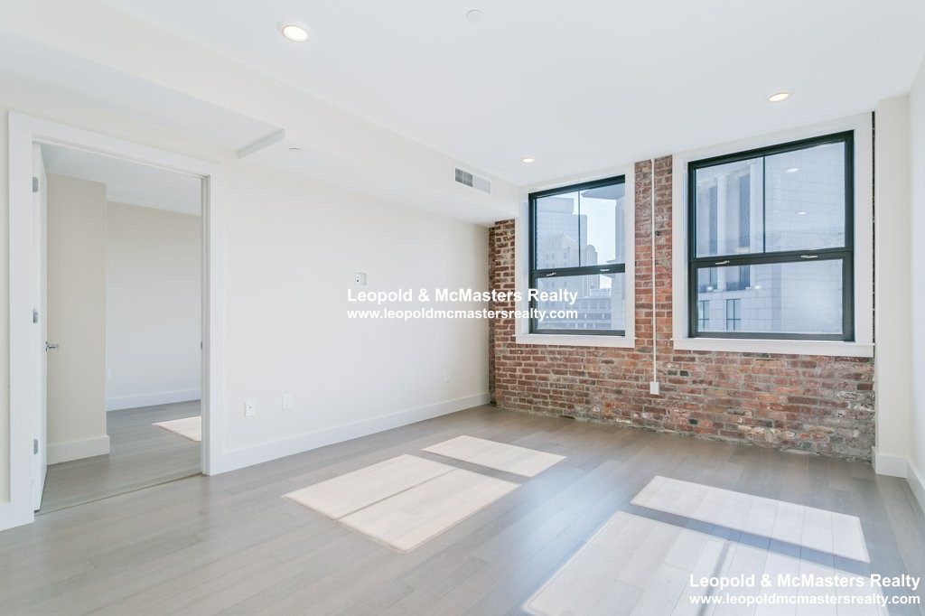 121 Portland St, West End