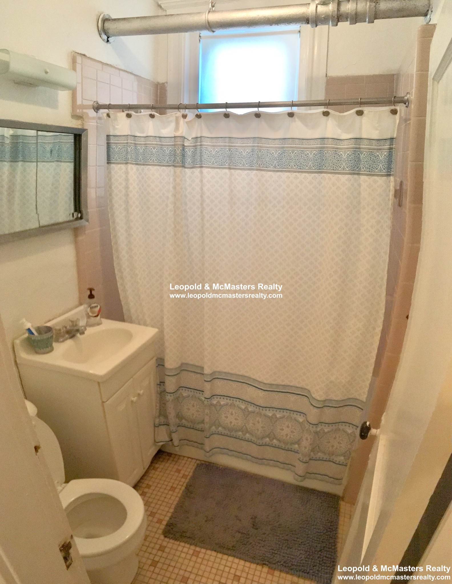 81 Winchester St, North Brookline