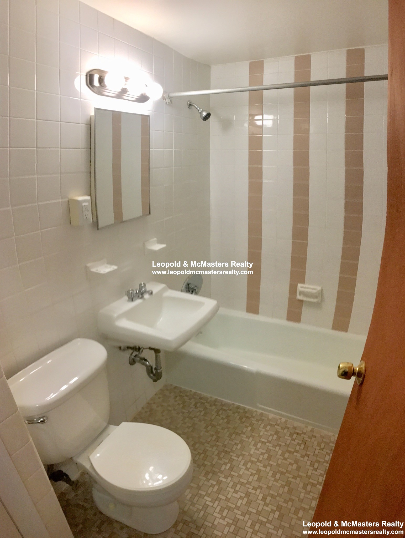 82 Huntington Ave, Mission Hill