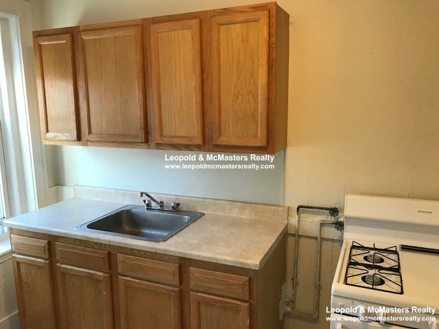 15 Mount Hood Rd, Brighton