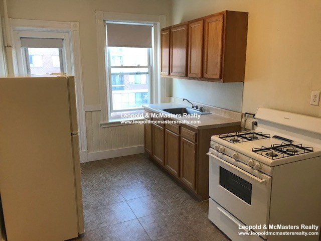 15 Mount Hood Rd, Brighton