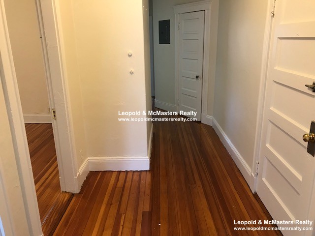 15 Mount Hood Rd, Brighton