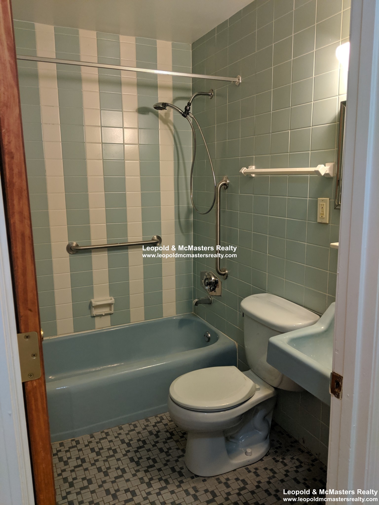 2018 Commonwealth Ave, Brighton