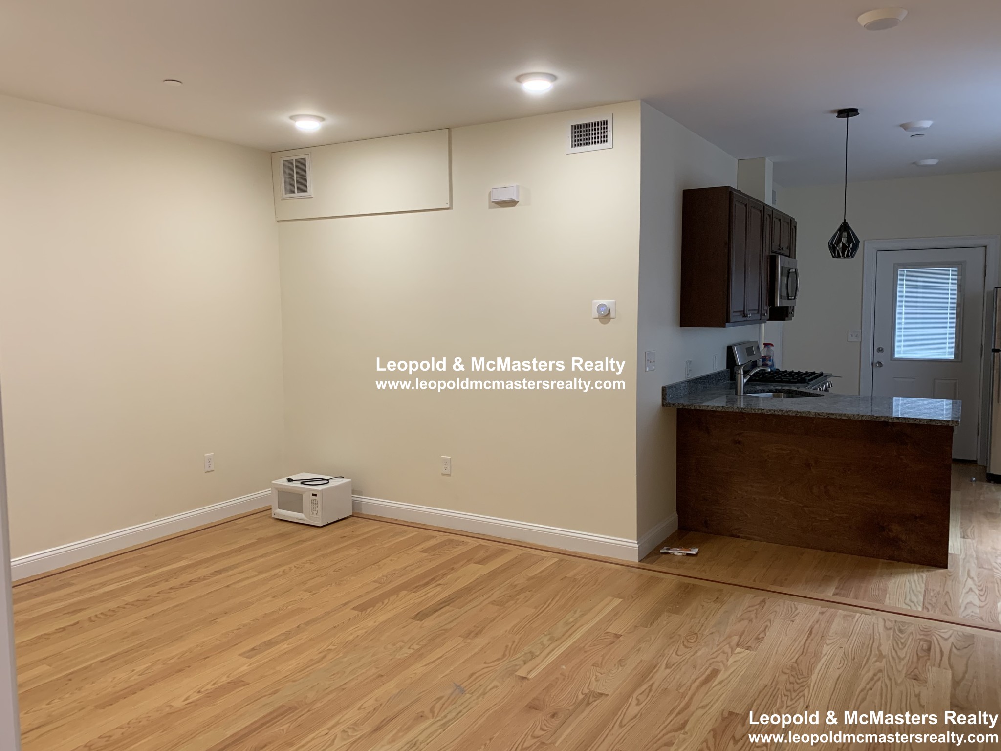 549 Washington St, Brighton