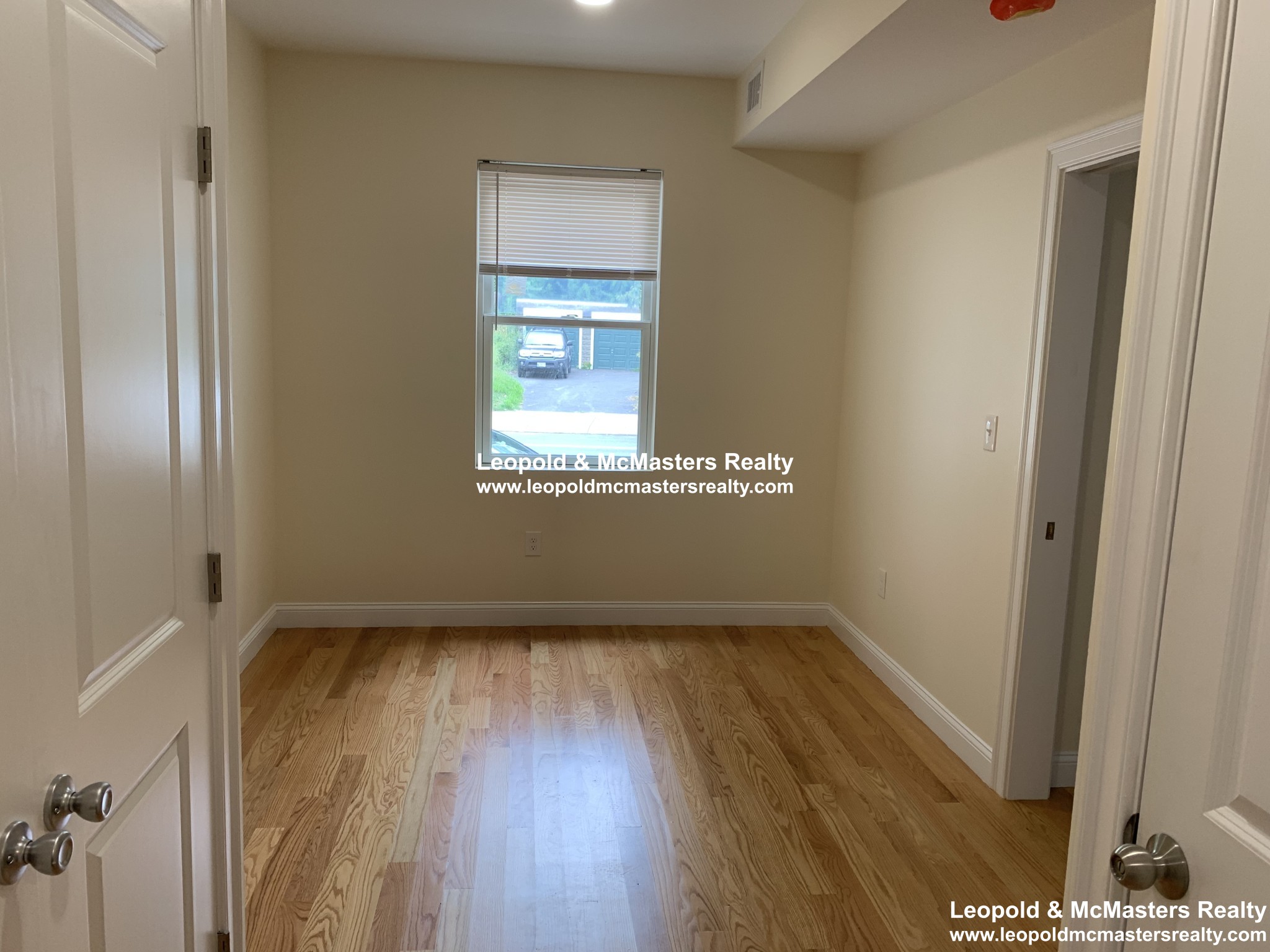 549 Washington St, Brighton