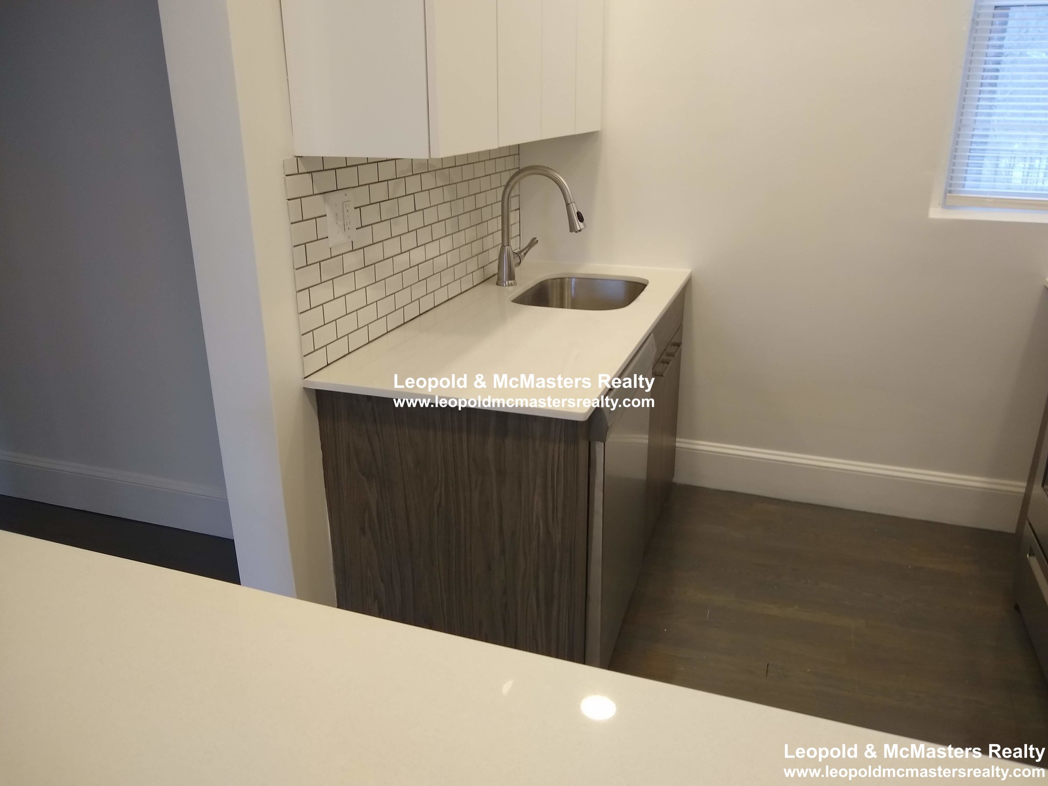 102 Queensberry St, Fenway