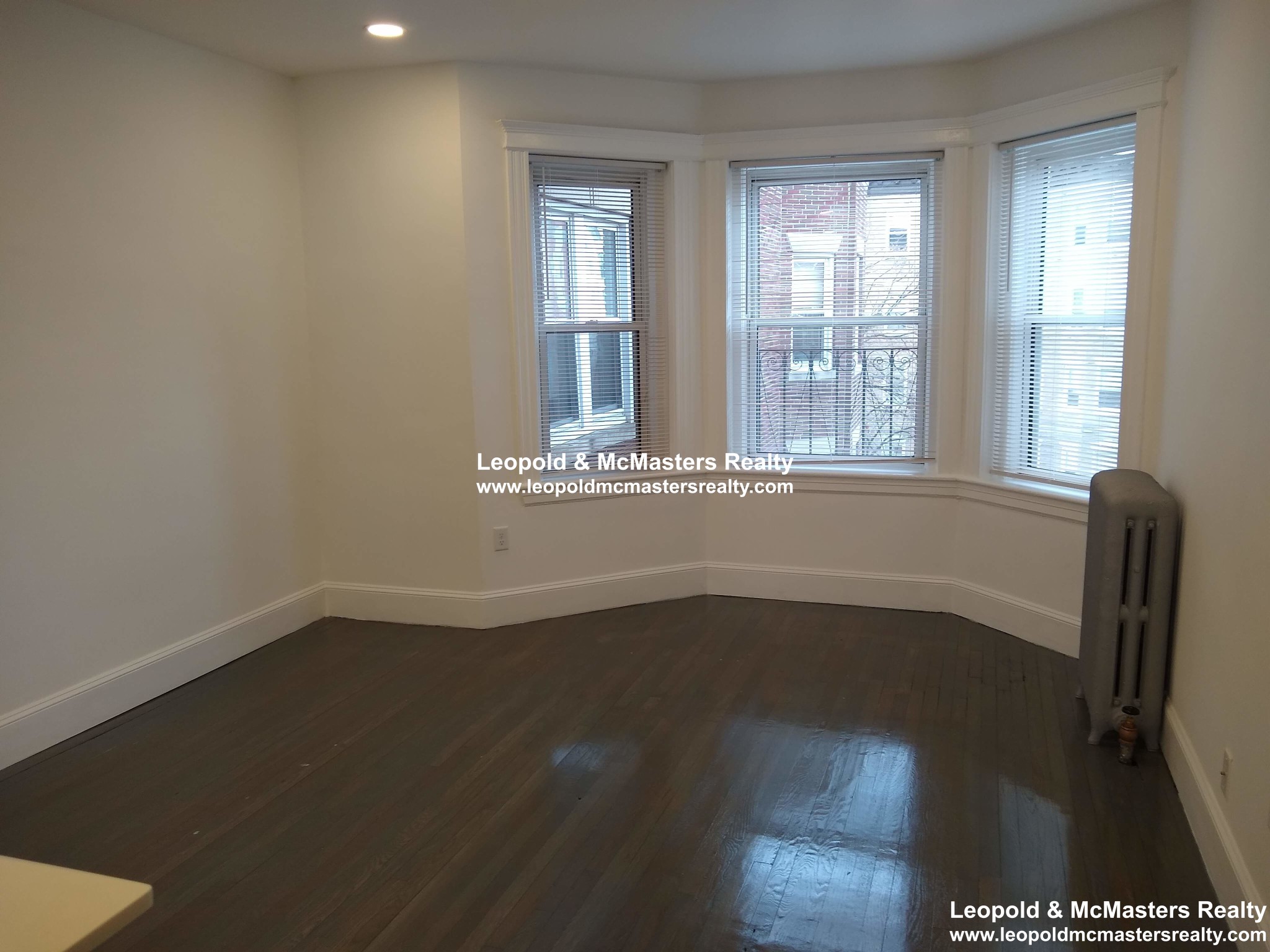 102 Queensberry St, Fenway