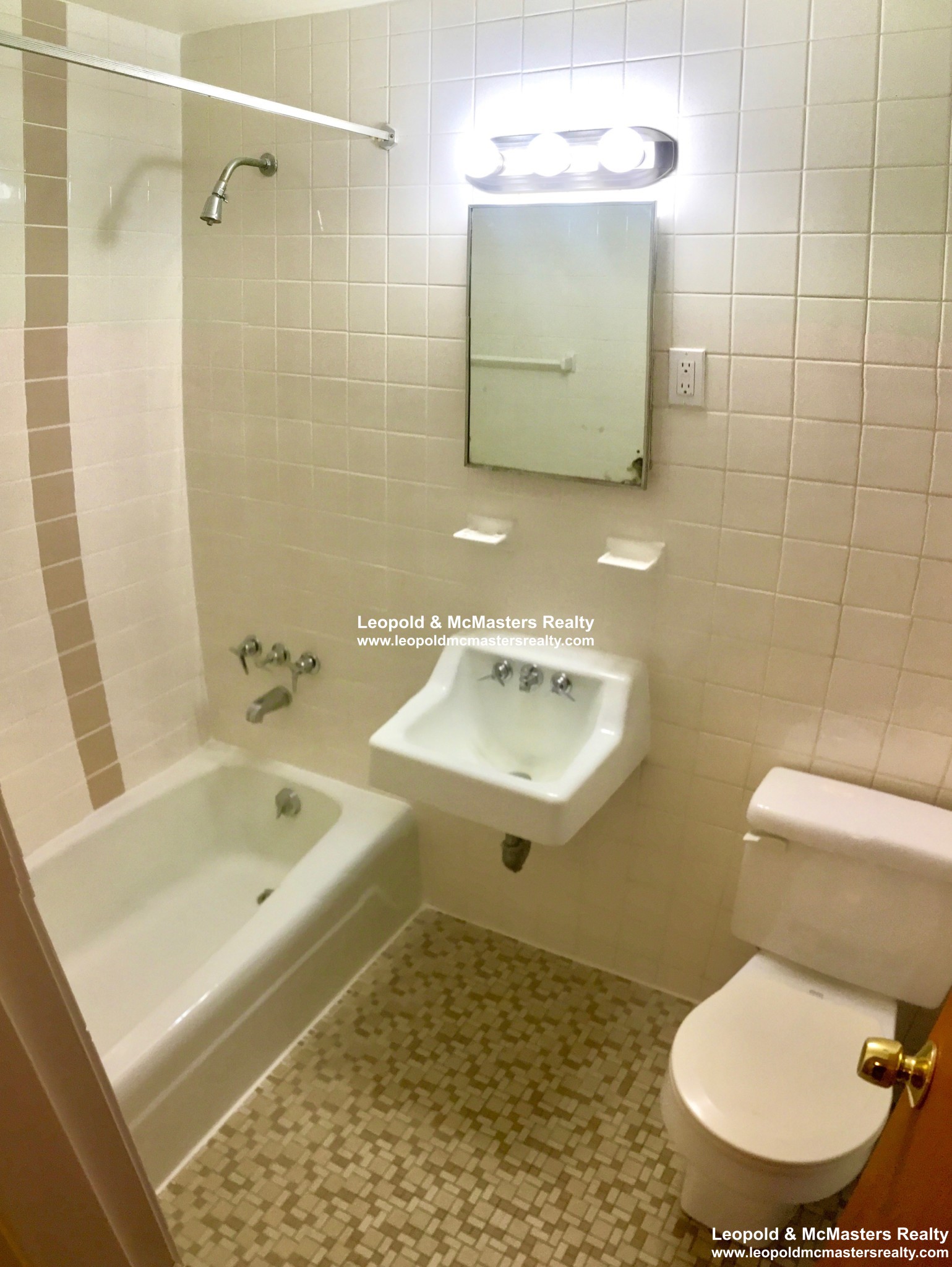 164 North Beacon St, Brighton