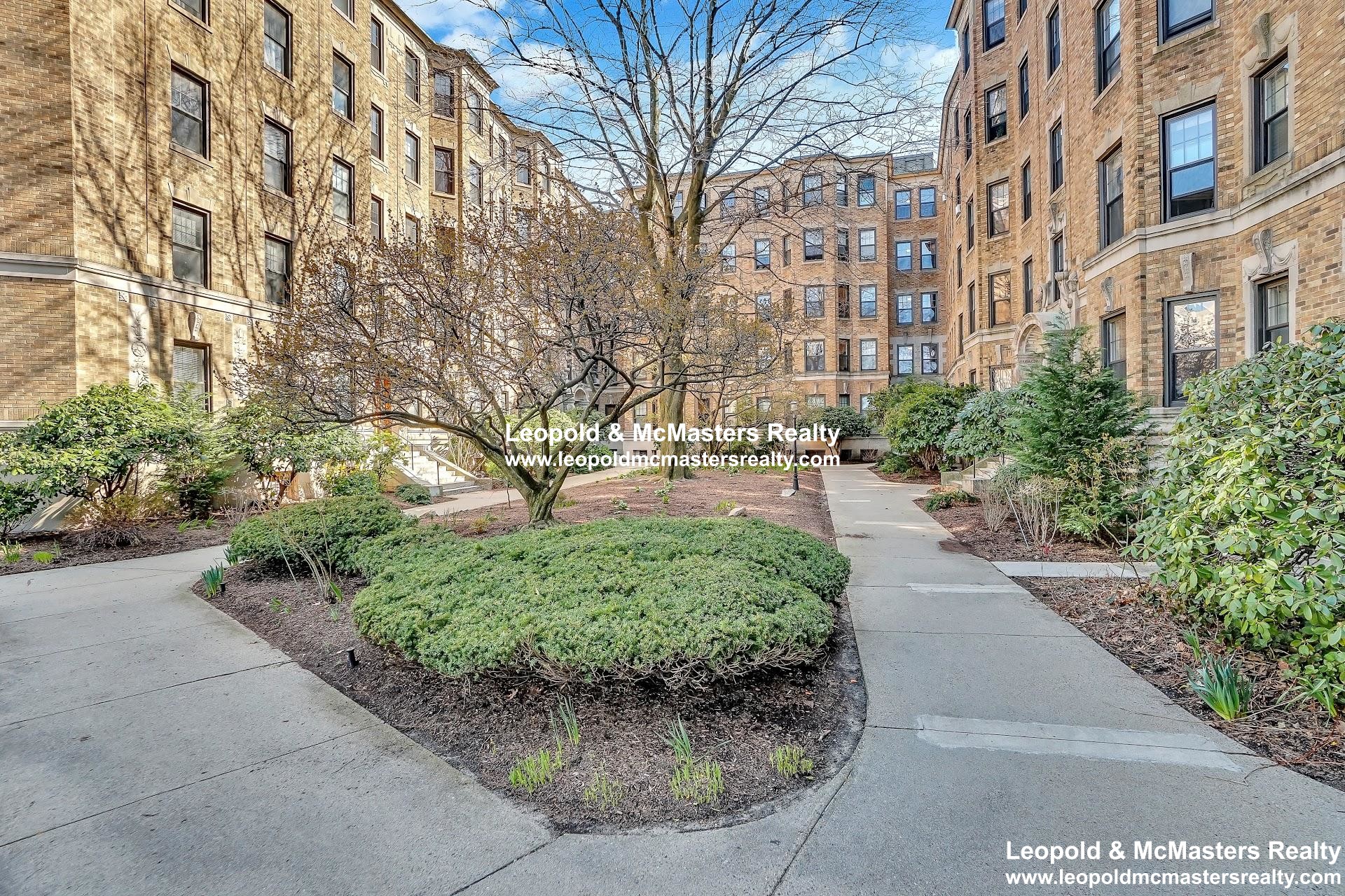 1 bed, 1 bath apartment for rent at 118 Riverway Unit 18, Fenway — photo 9 of 10