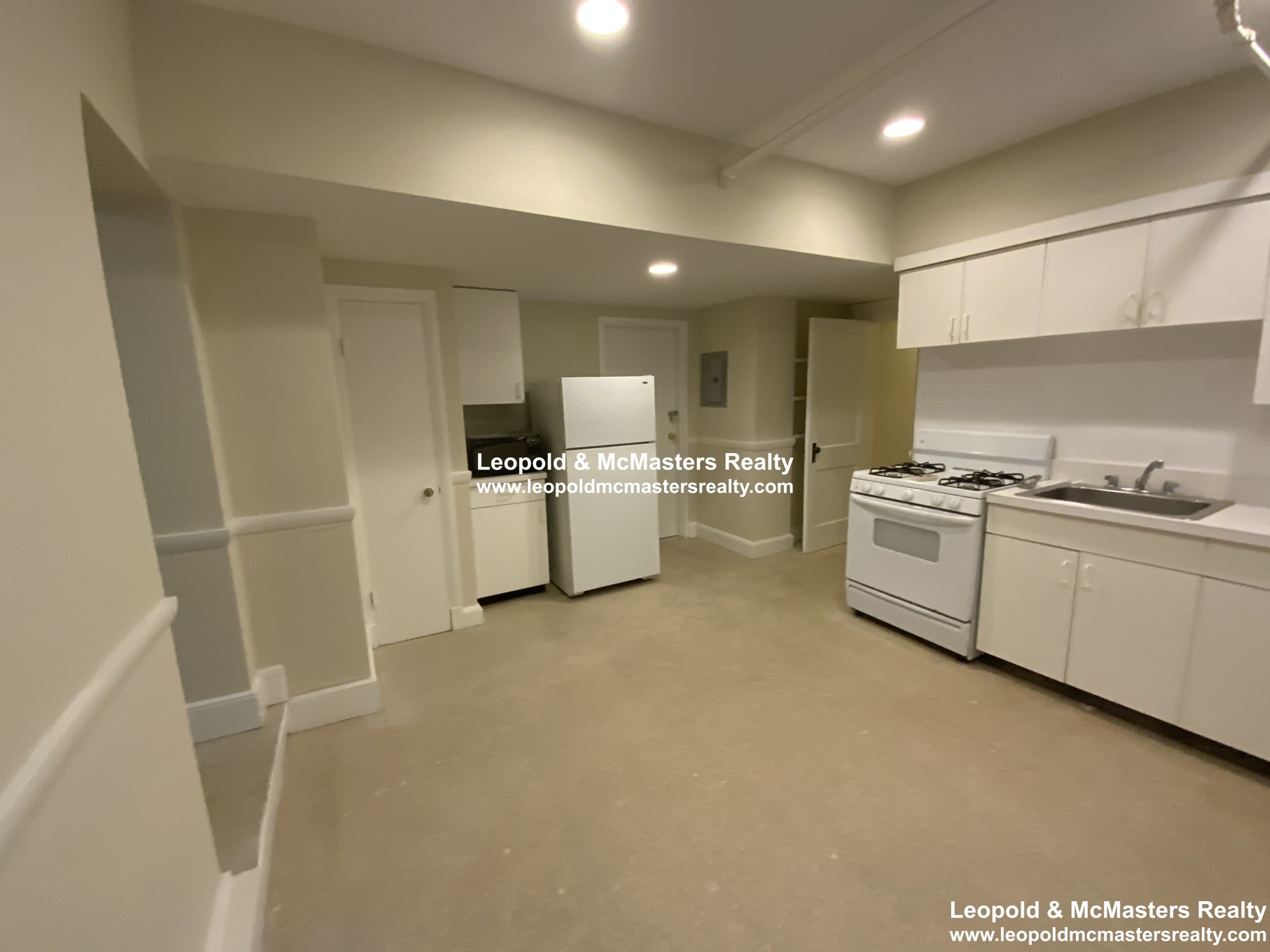 94 Longwood Ave, Longwood