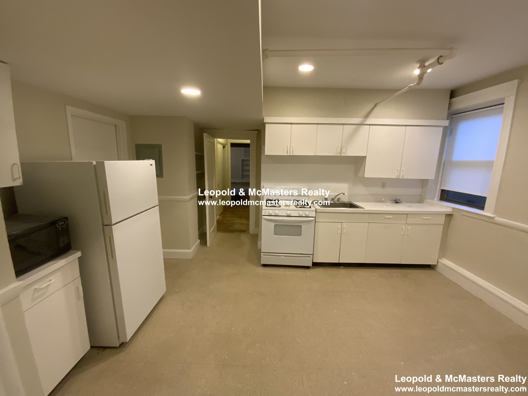 94 Longwood Ave, Longwood