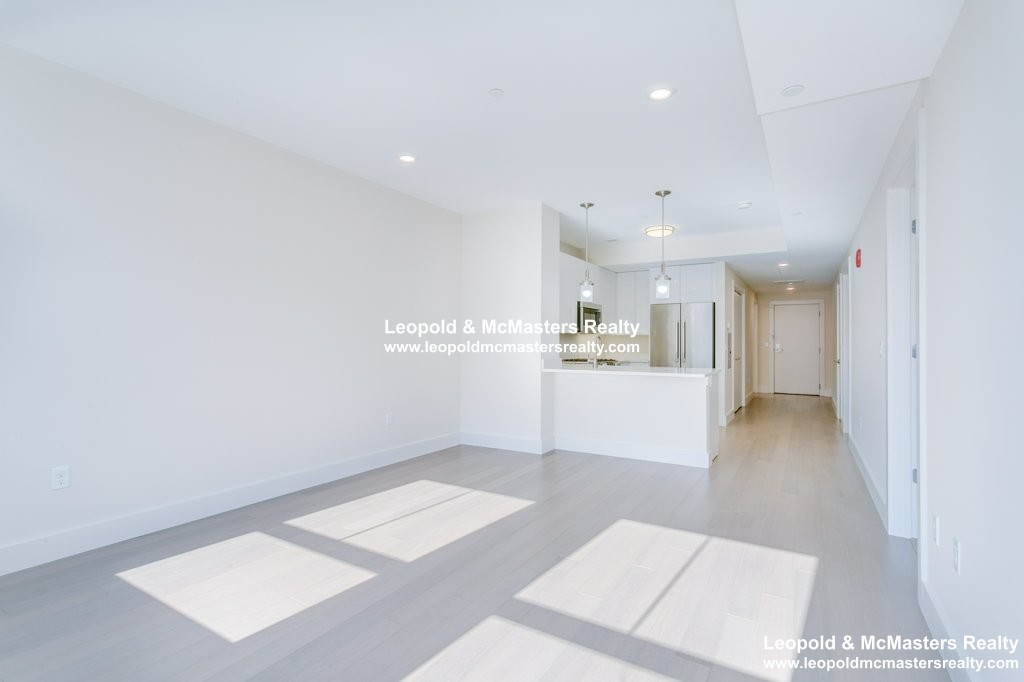 121 Portland St, West End