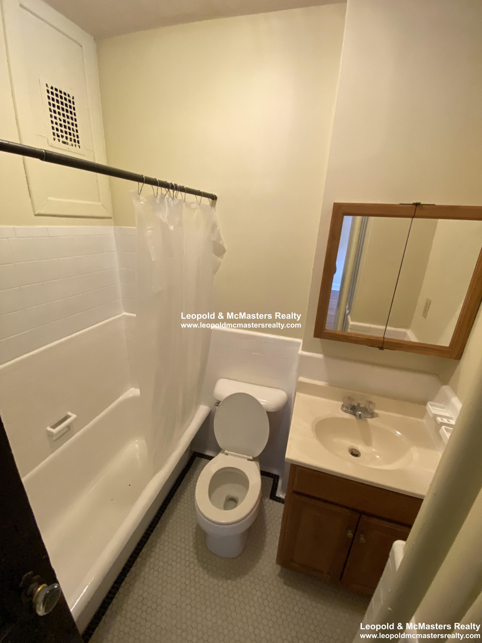 223 Essex St, Wyoming