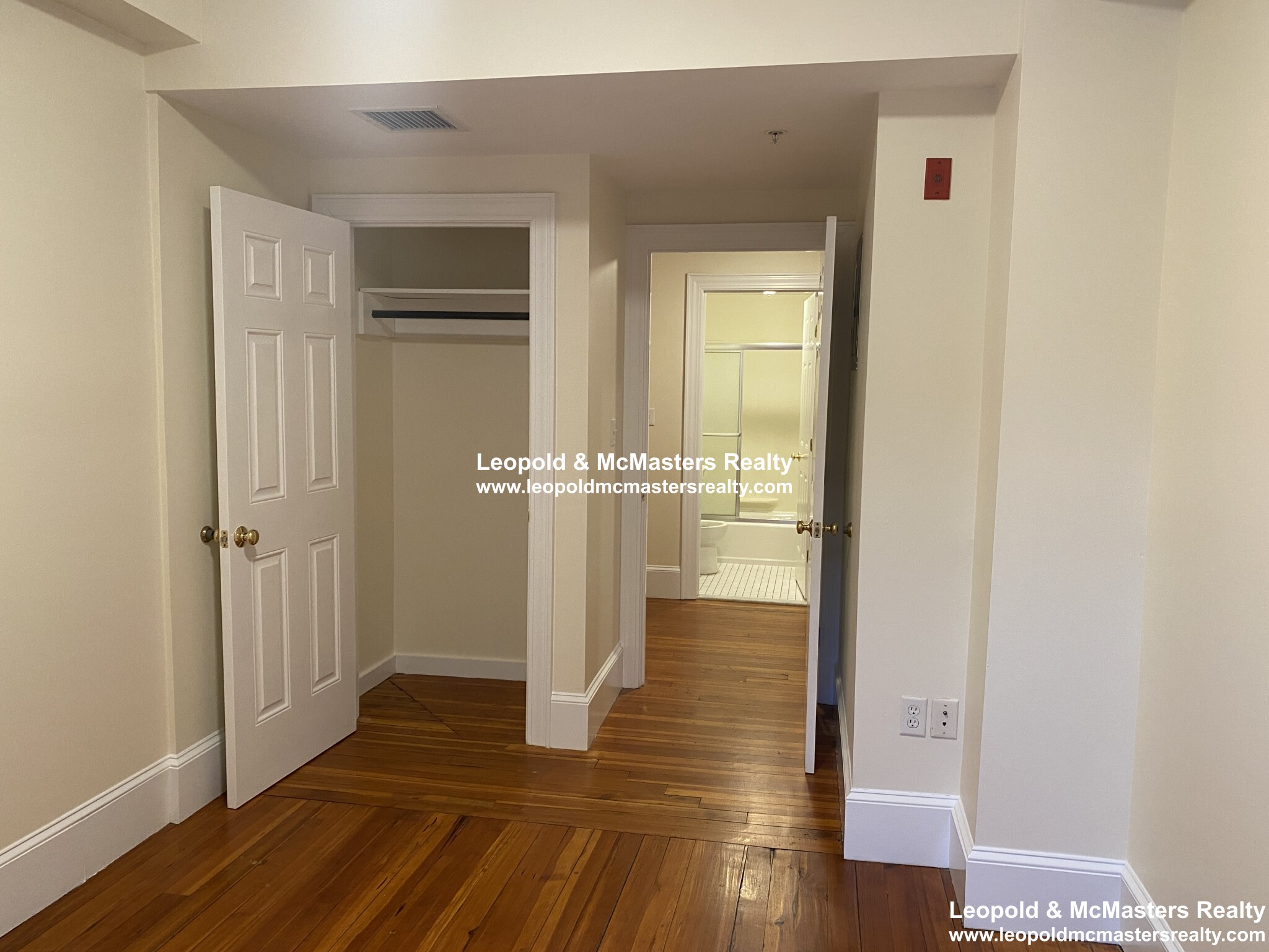 881 Massachusetts Ave, Mid Cambridge