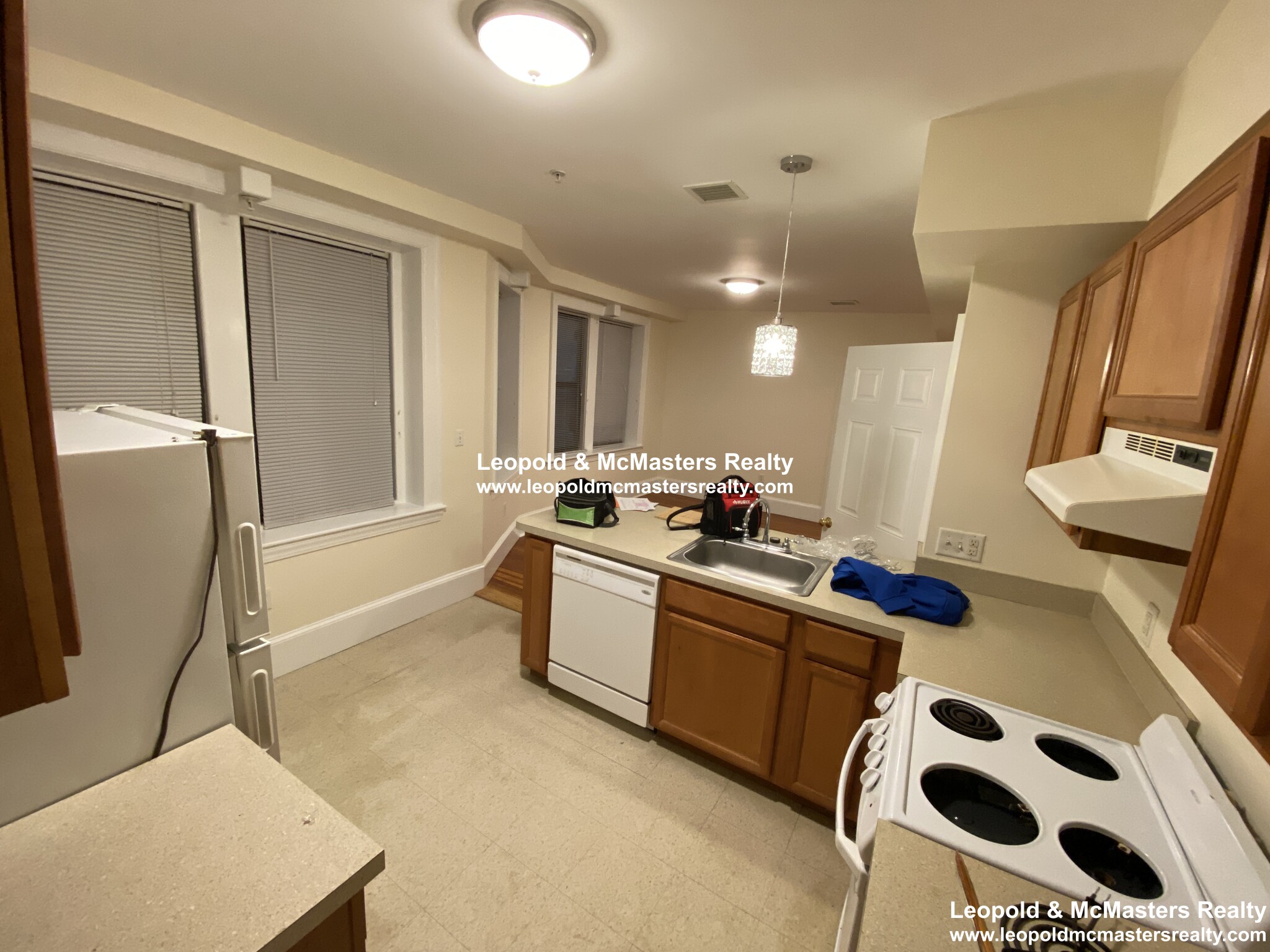 881 Massachusetts Ave, Mid Cambridge