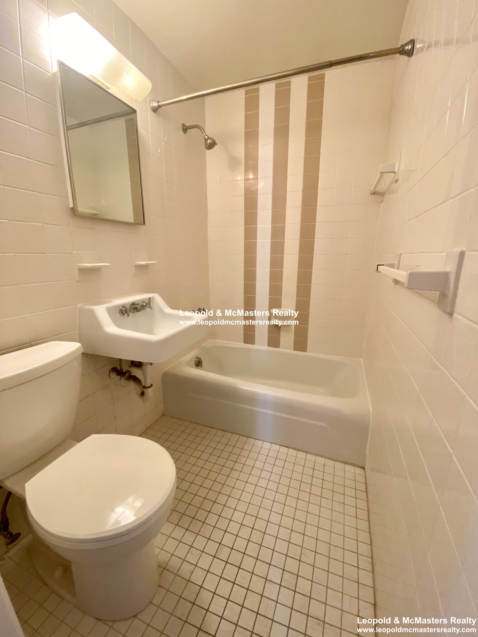 65 Brighton Ave, Allston