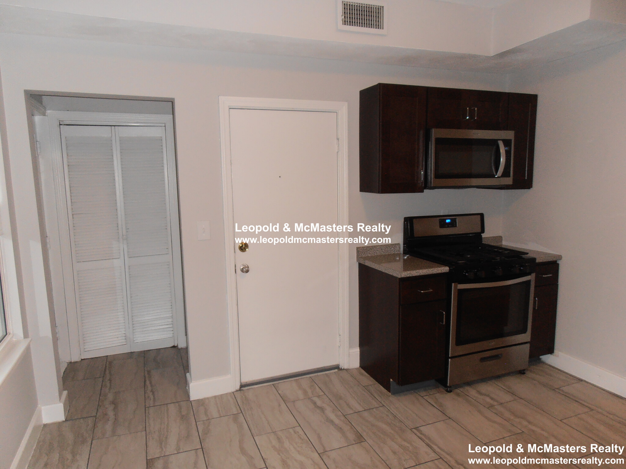 105 Sydney, Dorchester