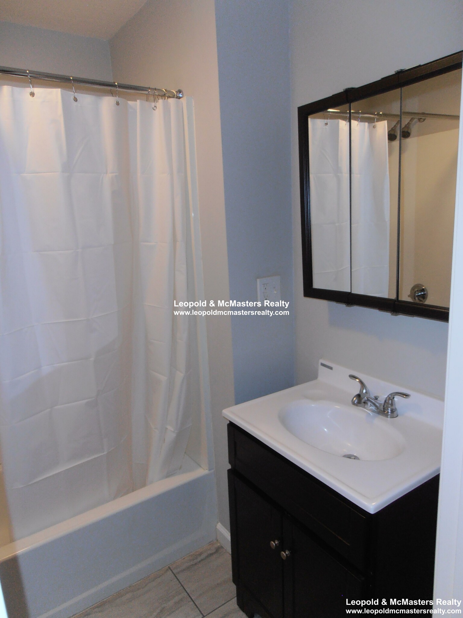 105 Sydney, Dorchester