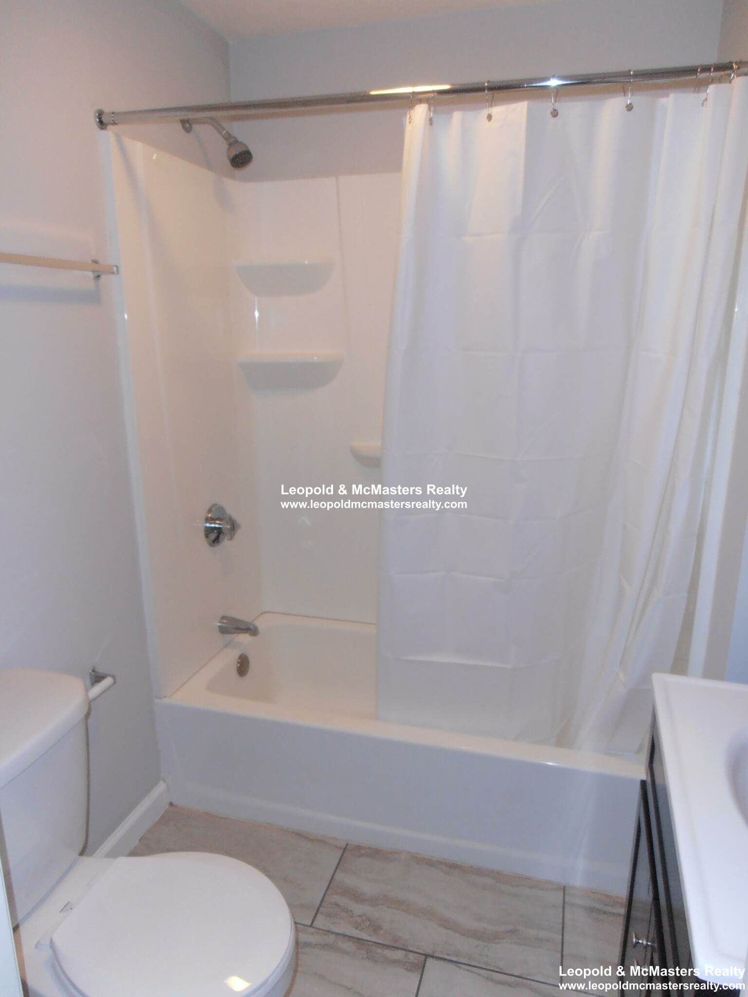 105 Sydney, Dorchester