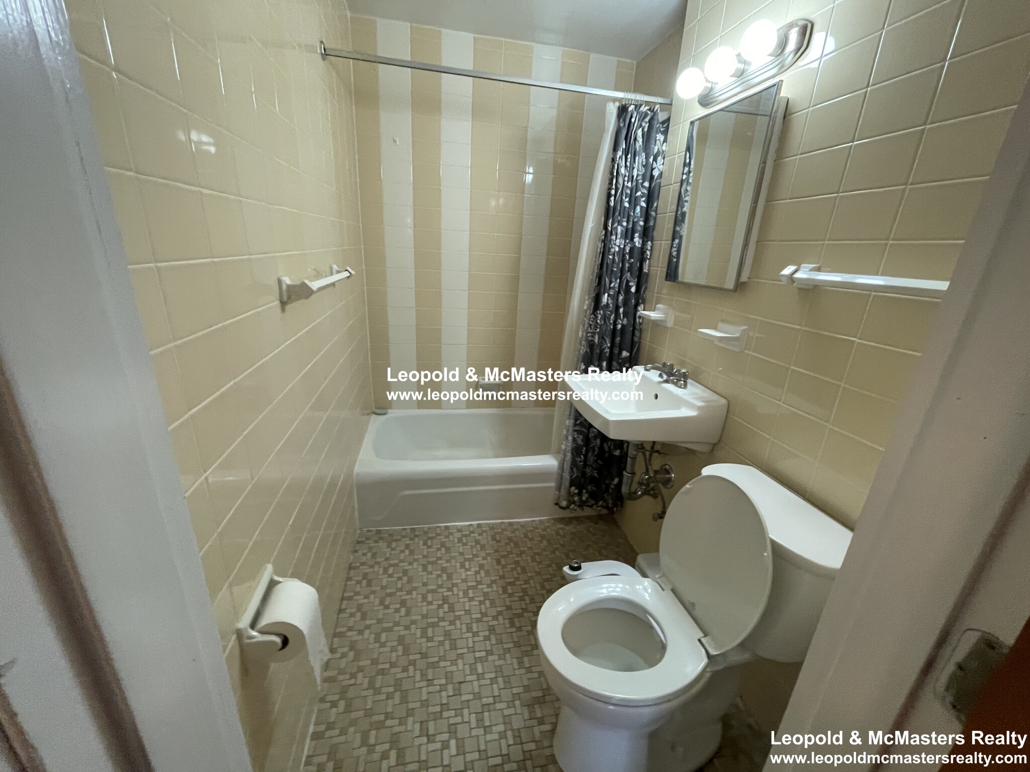 1315 Commonwealth Ave, Allston