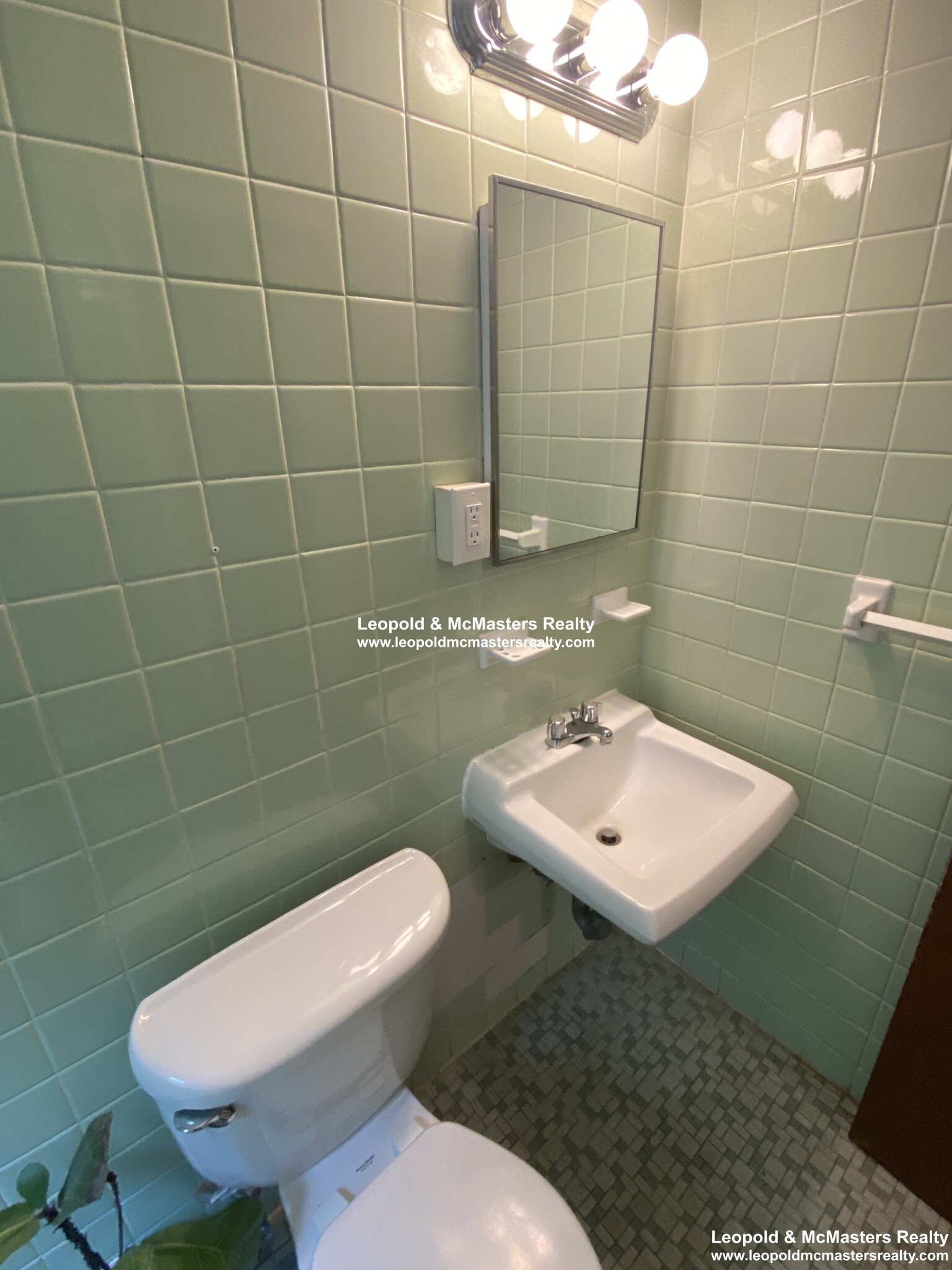 62 Huntington Ave, Jamaica Plain