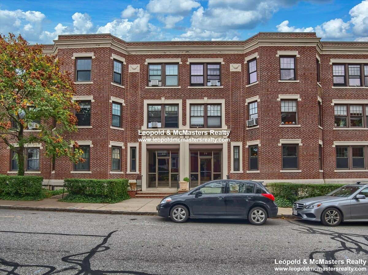 79 Pleasant St, North Brookline