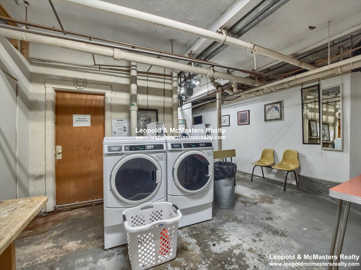 79 Pleasant St, North Brookline