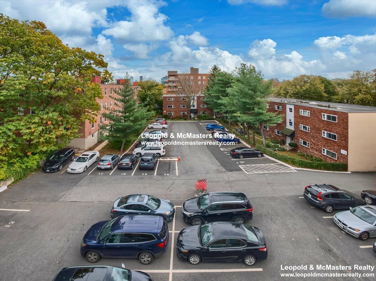 79 Pleasant St, North Brookline