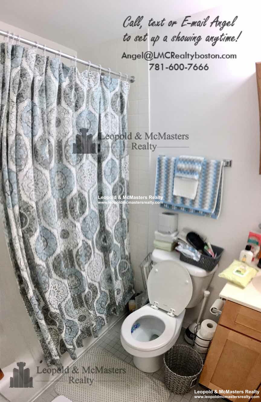 464 Salem St, Glenwood