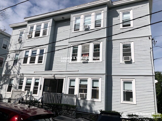 33 Lourdes Ave, Jamaica Plain