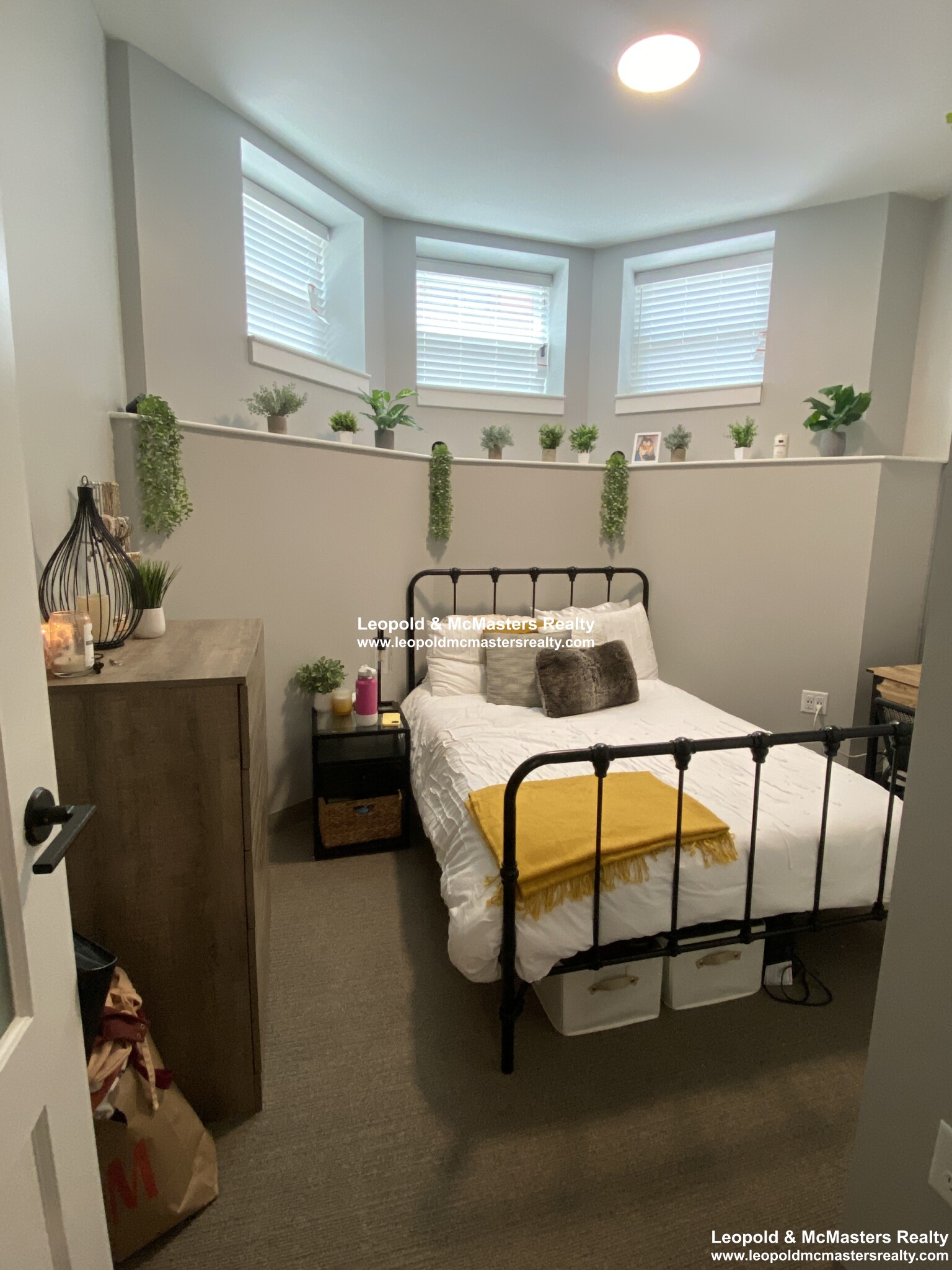 100 Hemenway St, Fenway