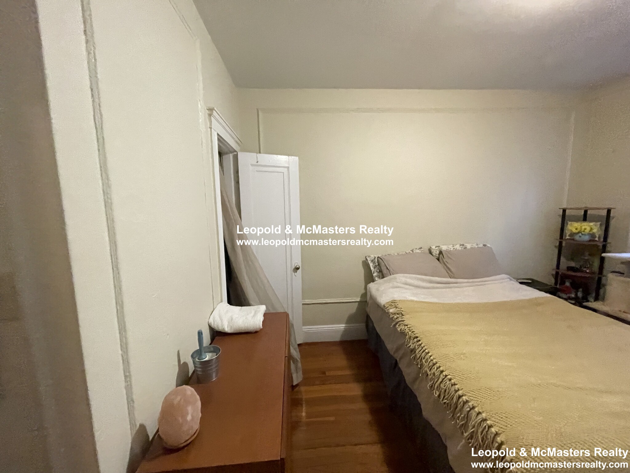 51 Linden St, Allston