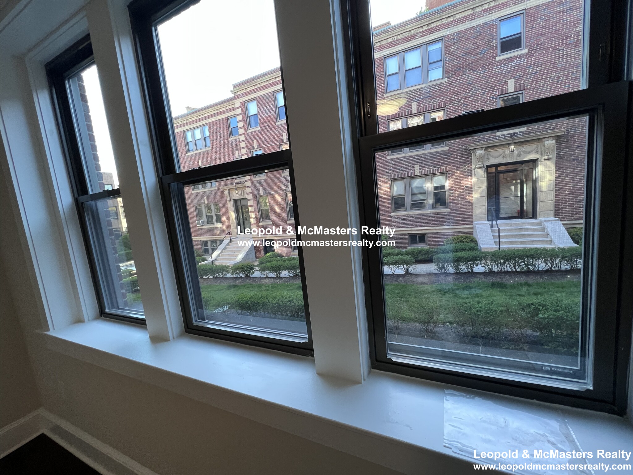 100 Longwood Ave., Brookline, MA - 4,975 USD/ month