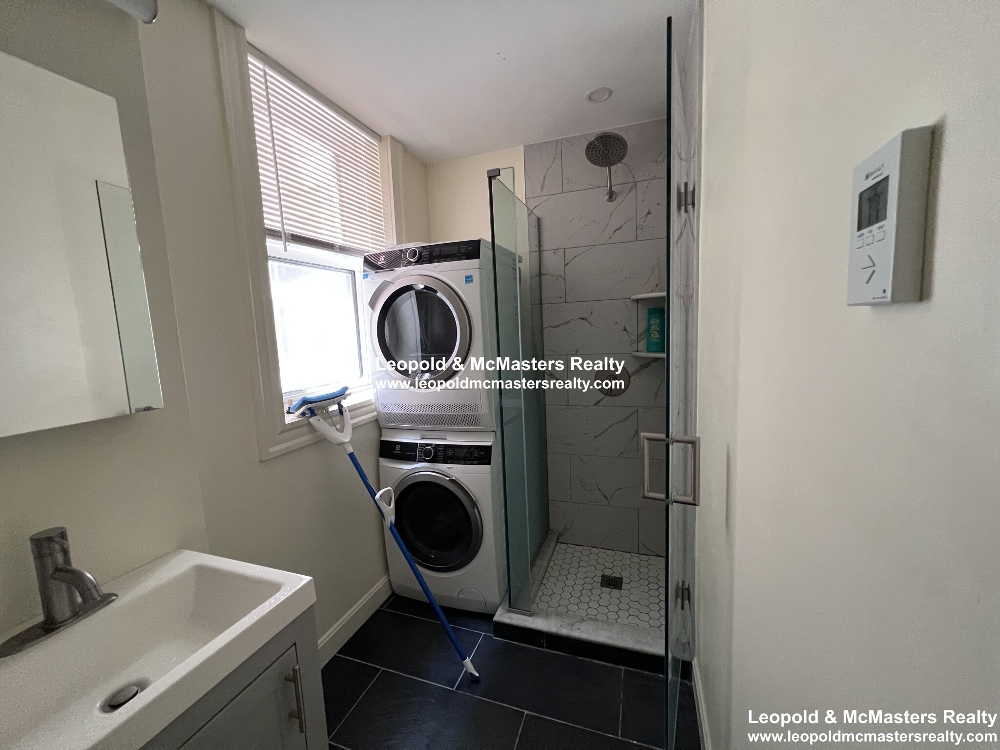 98 Queensberry St, Fenway