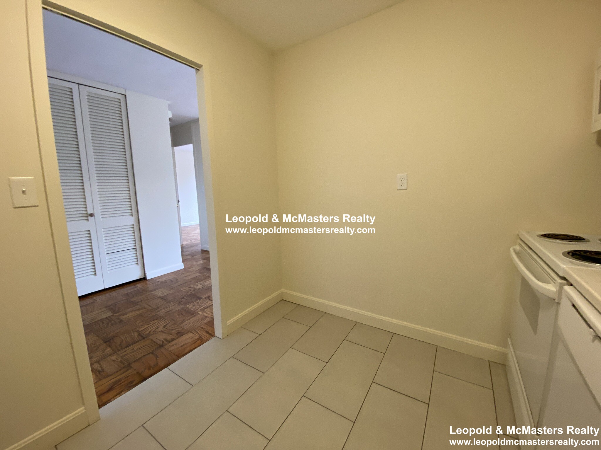 101 Monmouth St, Longwood