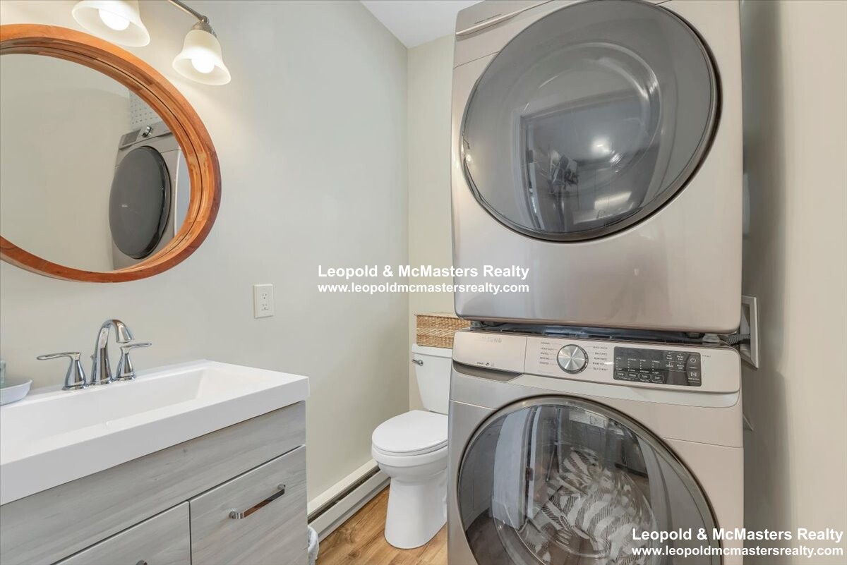 262 Southern Artery, Quincy